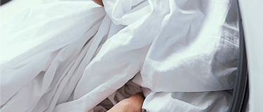 8 Simple Steps to a Cleaner, Cozier Bedroom This Season